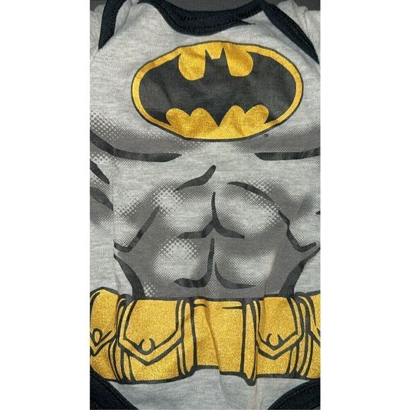 Batman Onesie with Cape - Picture 3 of 3